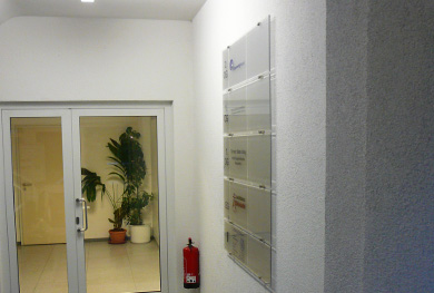 praxisschilder;firmenschilder;kanzleischilder;glasschilder;t�rschilder;arztschilder;wegweiser""
