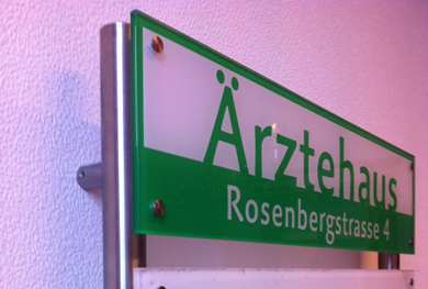 praxisschilder;firmenschilder;kanzleischilder;glasschilder;t�rschilder;arztschilder;wegweiser""