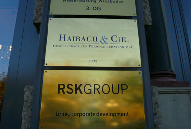 praxisschilder;firmenschilder;kanzleischilder;glasschilder;t�rschilder;arztschilder;wegweiser""