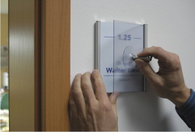 wegweiser;leitschilder;leitsystem;fluchtwegeschilder;fluchtschilder""