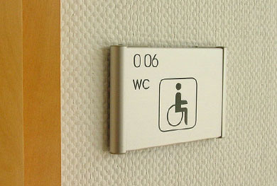 wegweiser;leitschilder;leitsystem;fluchtwegeschilder;fluchtschilder""