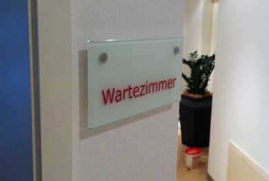 wegweiser;leitschilder;leitsystem;fluchtwegeschilder;fluchtschilder""