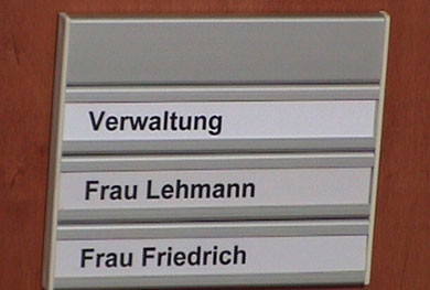 wegweiser;leitschilder;leitsystem;fluchtwegeschilder;fluchtschilder""